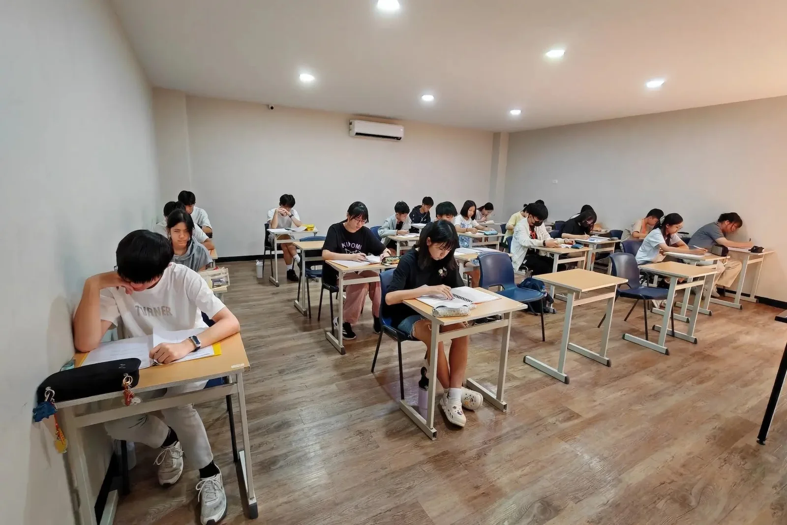 헬프 클락 어학원 과정 안내